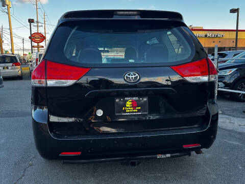 2014 Toyota Sienna L 7-Passenger