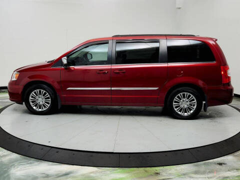2013 Chrysler Town and Country Touring-L