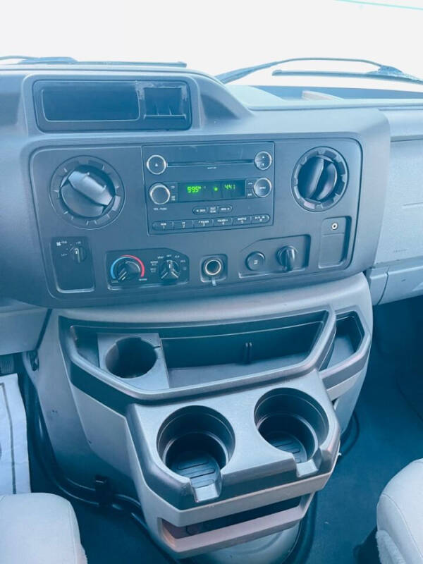 2014 Ford E-Series E-150