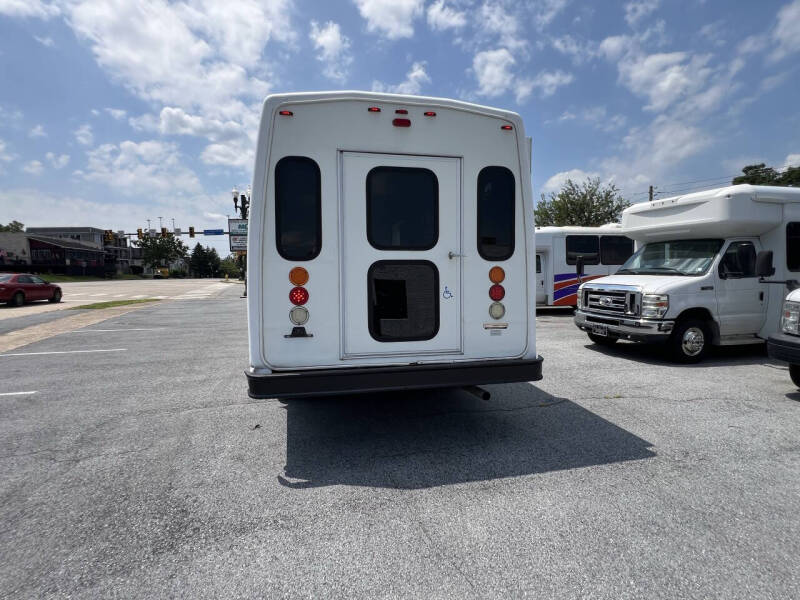 2014 Chevrolet Express C-4500 Shuttle Bus