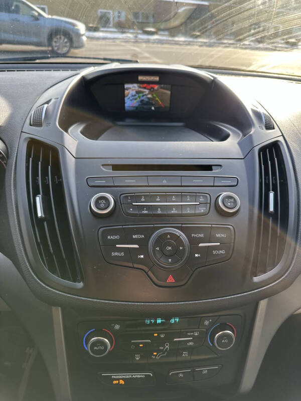 2017 Ford Escape SE - Photo 18