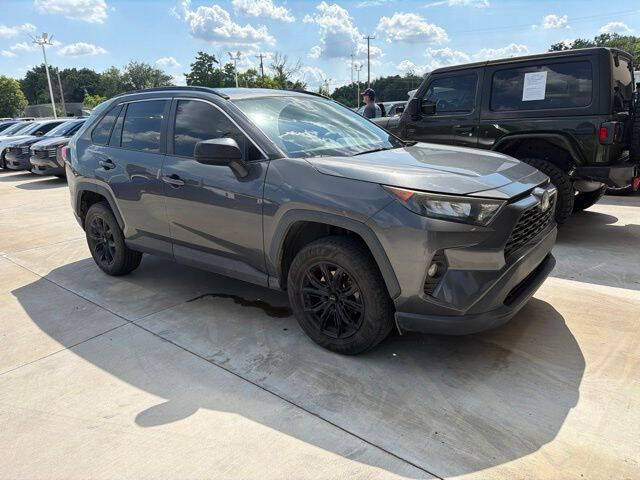 2020 Toyota RAV4 LE