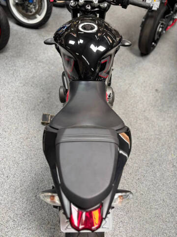 2022 Triumph Street Triple R