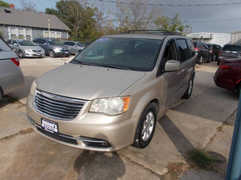 2013 Chrysler Town and Country for sale at Barron's Auto Gatesville in Gatesville TX