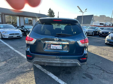 2015 Nissan Pathfinder S