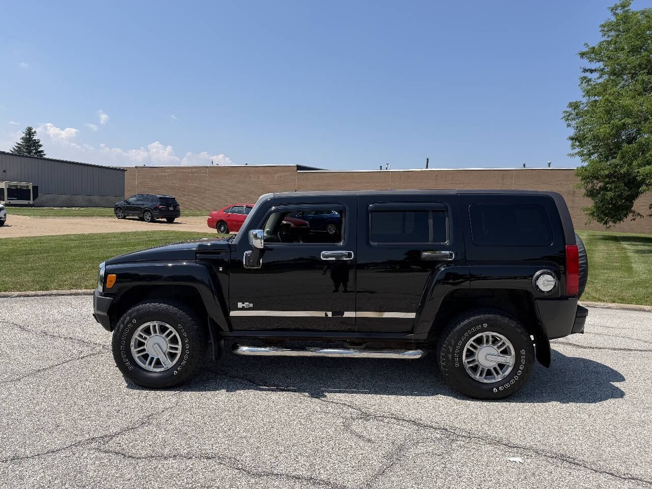 View vehicle photo 2