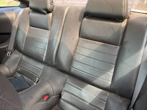 2011 Ford Mustang V6