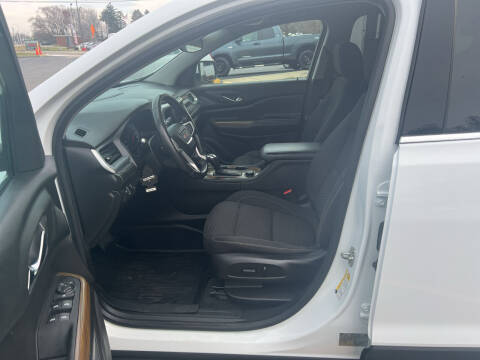 2017 GMC Acadia SLE-2