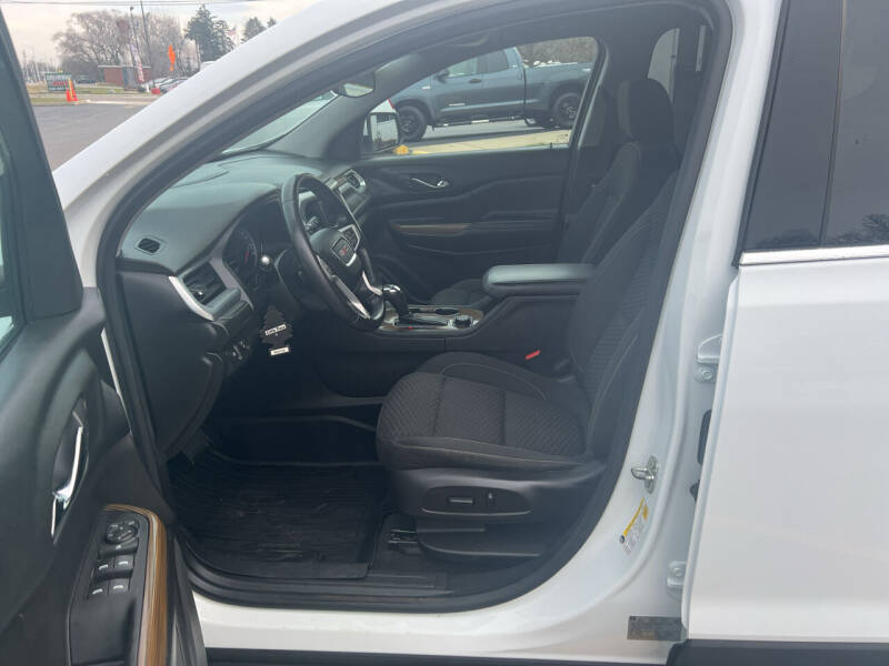 2017 GMC Acadia SLE-2