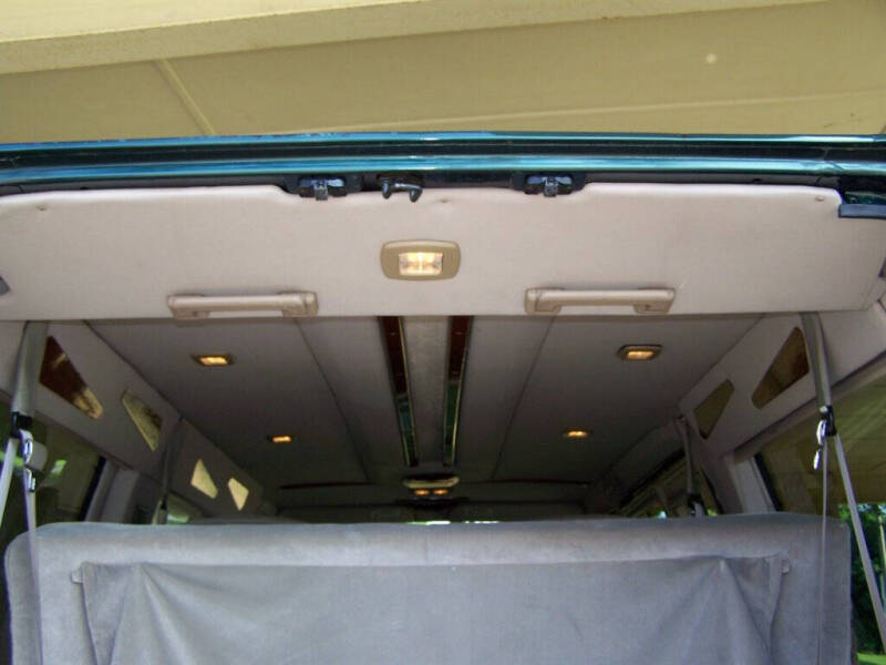 2000 Ford E-Series E-150