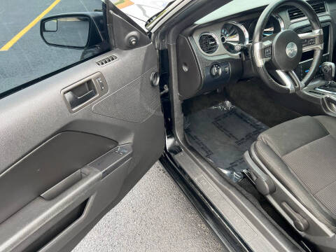 2014 Ford Mustang V6