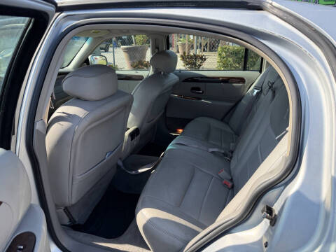 2002 Lincoln Town Car Signature