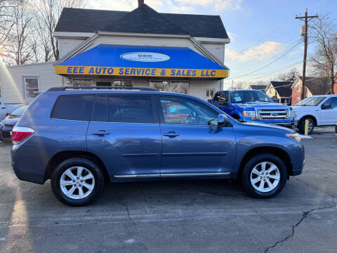 2013 Toyota Highlander for sale at EEE AUTO SERVICES AND SALES LLC - CINCINNATI in Cincinnati OH