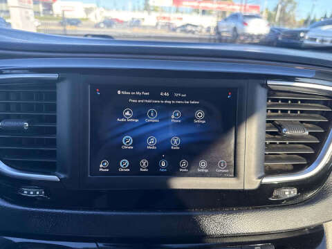 2020 Chrysler Voyager LXi