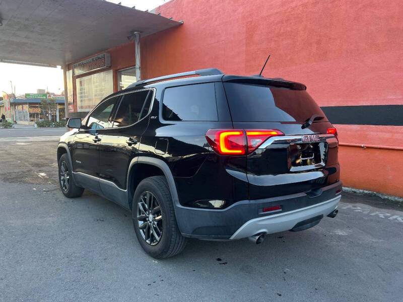 2017 GMC Acadia SLT-1