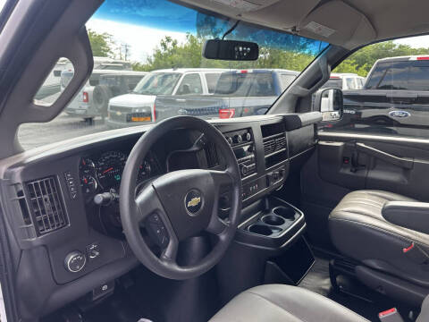 2017 Chevrolet Express 2500