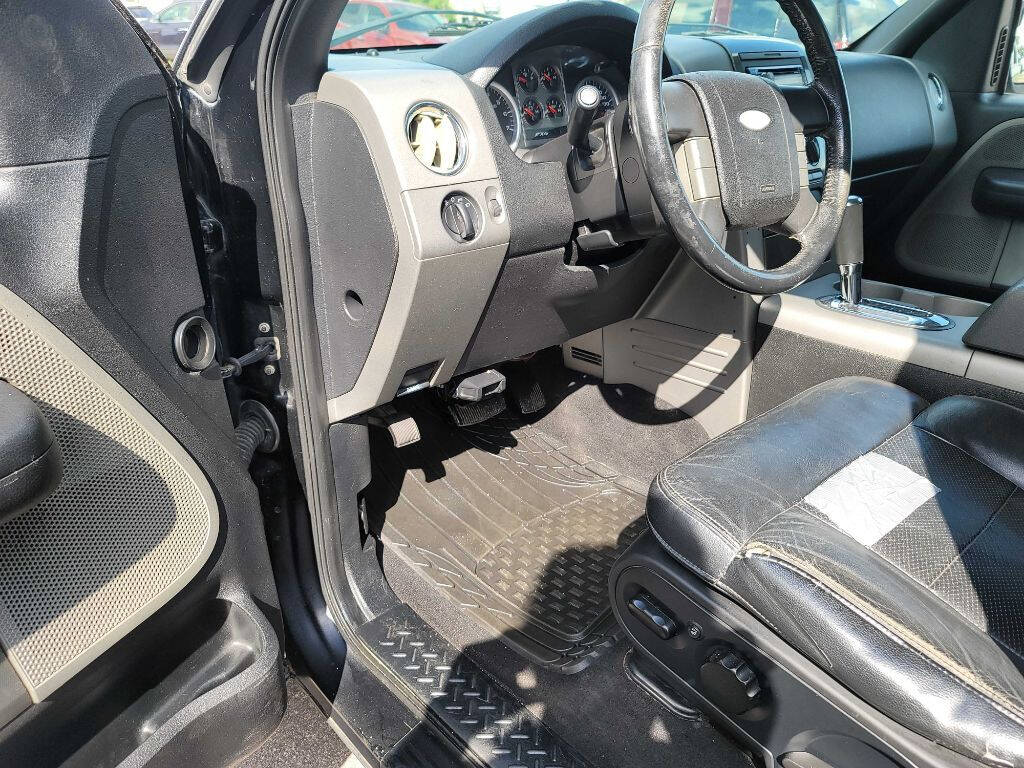 2004 Ford F-150 27