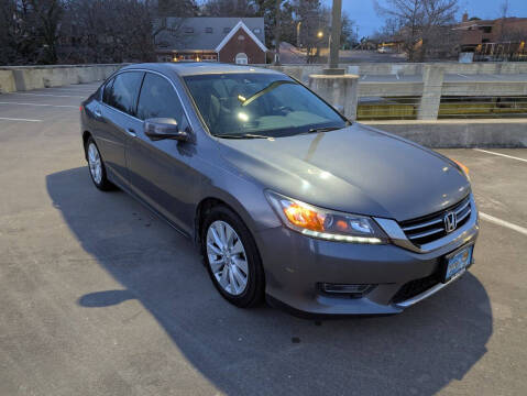 2013 Honda Accord for sale at QC Motors in Fayetteville AR