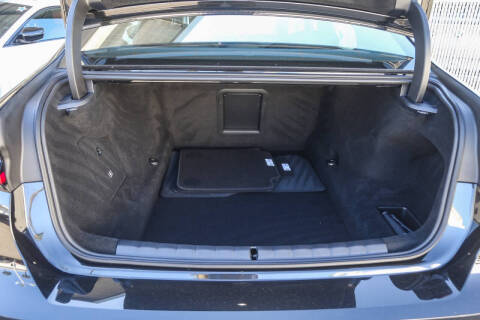 2025 BMW 7 Series 750e xDrive