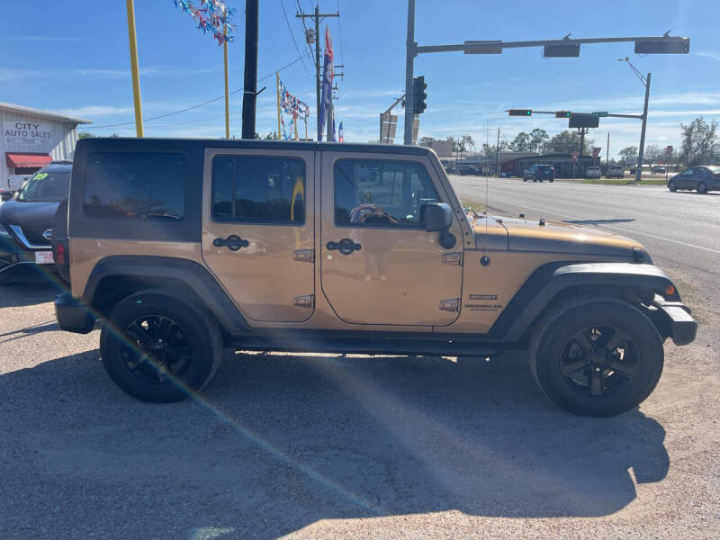 2015 Jeep Wrangler Unlimited Freedom Edition's photo