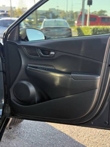 2021 Hyundai Kona SE