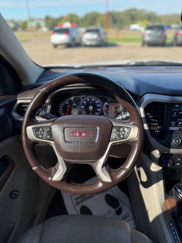 2017 GMC Acadia Denali