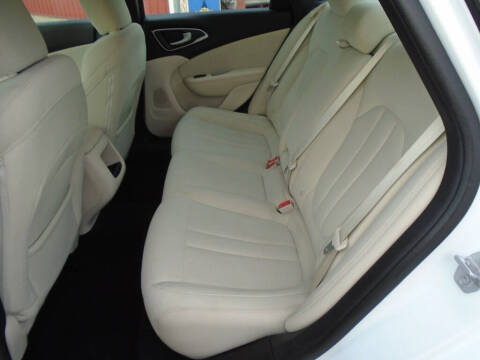 2016 Chrysler 200 Limited