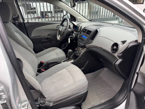 2013 Chevrolet Sonic LS Auto