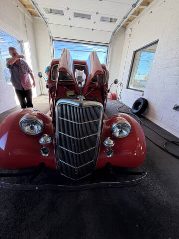 1935 Ford 5 Window  Coupe Coupe