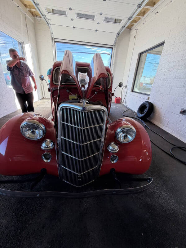 1935 Ford 5 Window  Coupe Coupe