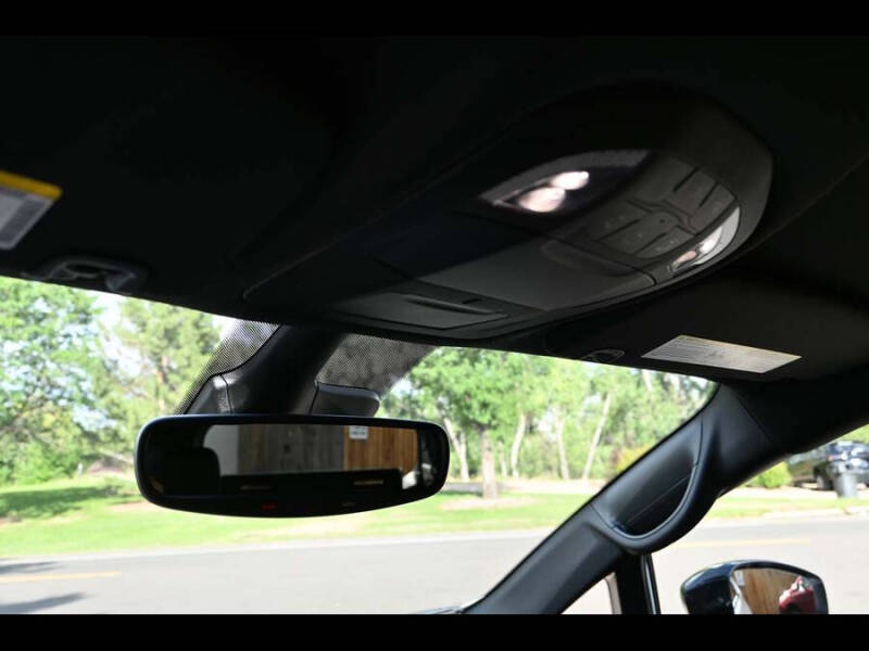 2025 Chrysler Voyager LX