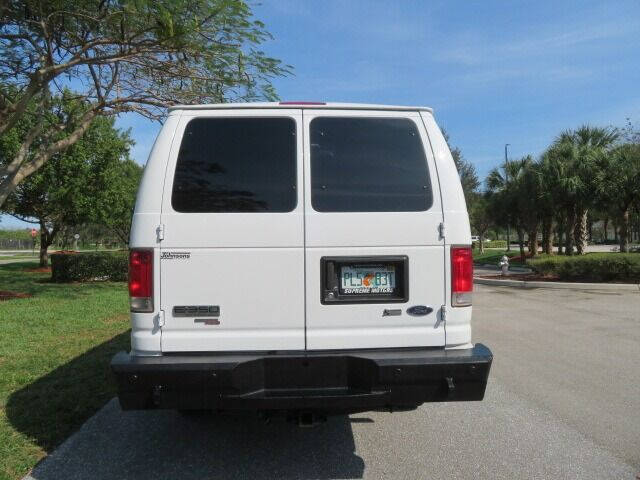2014 Ford E-Series E-350 SD XLT