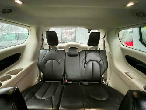 2017 Chrysler Pacifica Touring Plus