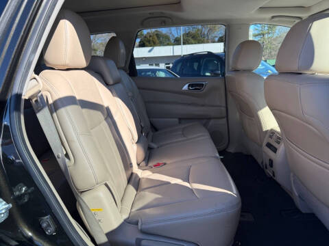 2017 Nissan Pathfinder SL