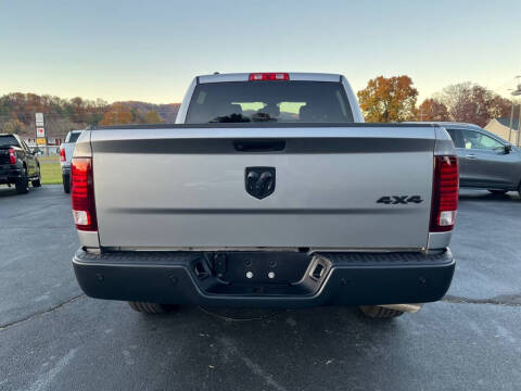 2024 RAM 1500 Classic SLT