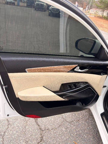 2017 Kia Cadenza Premium