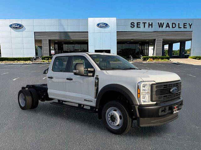 2025 Ford F-550 Super Duty Chassis Cab XL's photo