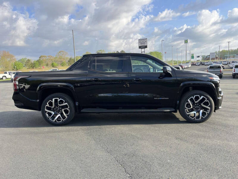 2025 Chevrolet Silverado EV RST