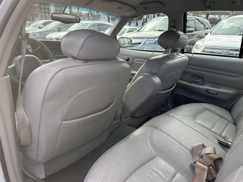 1999 Ford Crown Victoria LX