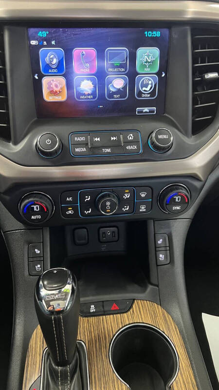 2017 GMC Acadia Denali