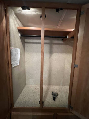 2007 Winnebago Adventurer