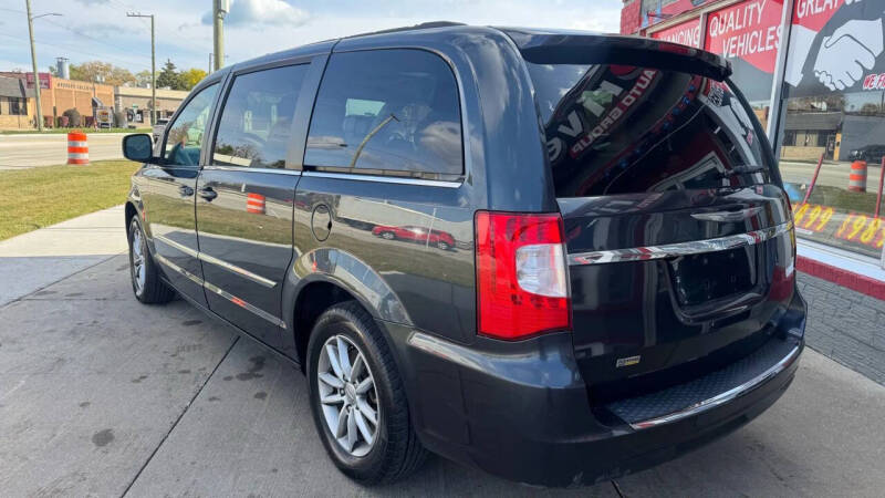 2014 Chrysler Town and Country Touring