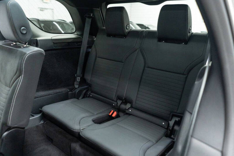 2023 Land Rover Discovery P300 S R-Dynamic