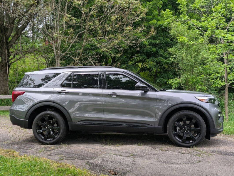 2024 Ford Explorer ST-Line