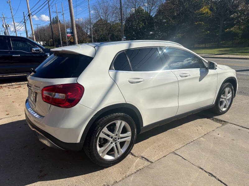 2018 Mercedes-Benz GLA-Class null photo 5