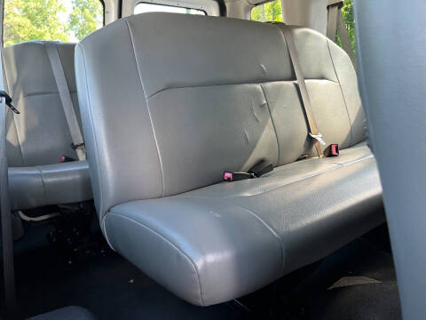 2009 Ford E-Series E-350 SD XLT