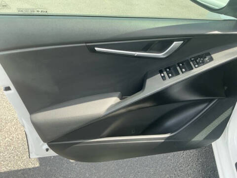 2023 Kia Niro LX