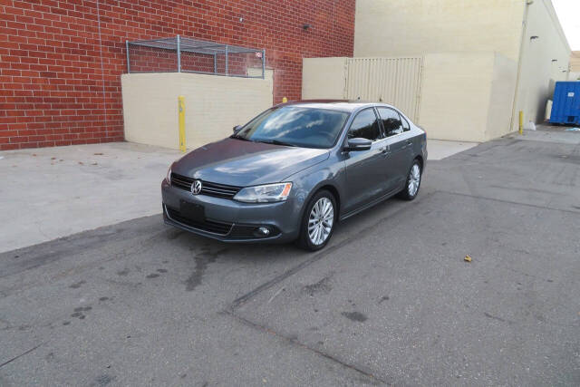 2014 Volkswagen Jetta for sale at The Car Vendor LLC in Bellflower, CA