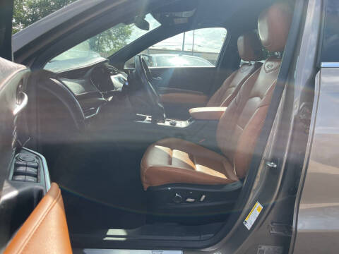 2020 Cadillac XT4 Premium Luxury