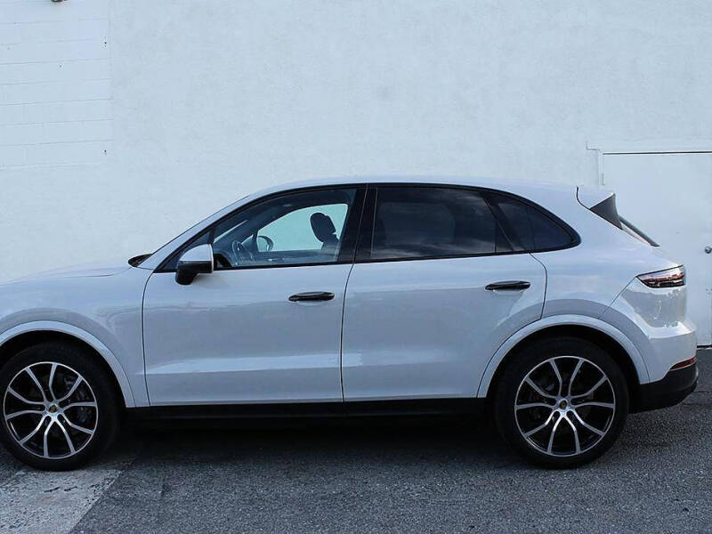 2022 Porsche Cayenne Platinum Edition